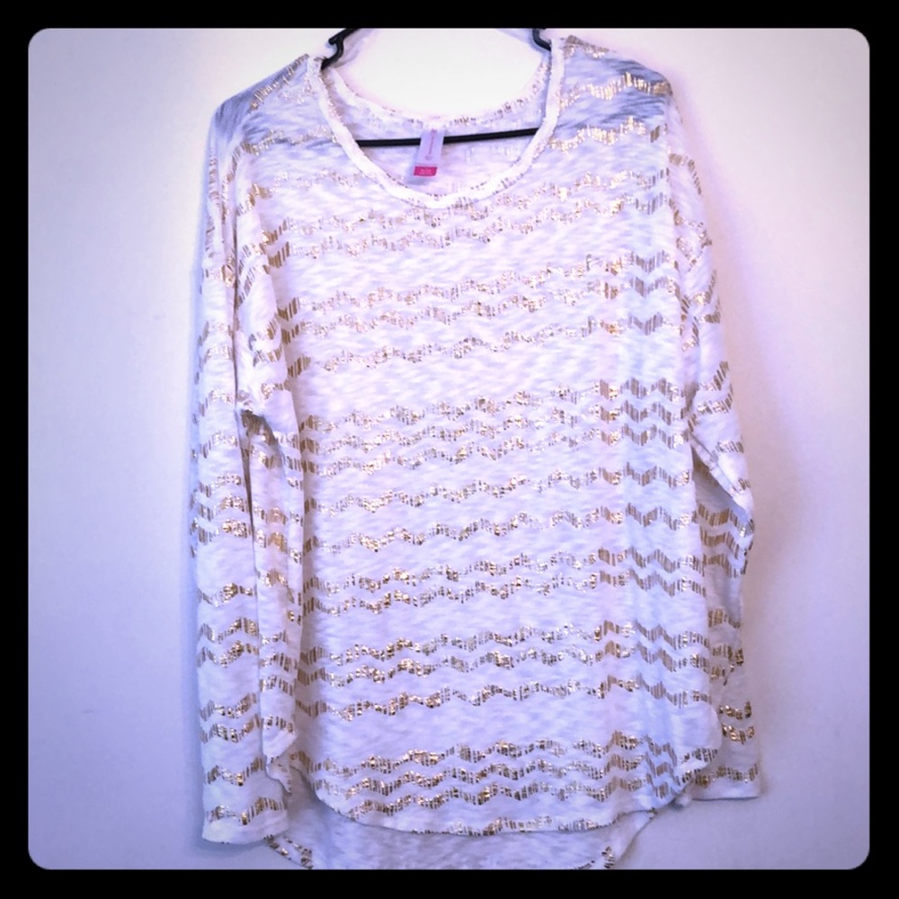 White and Gold Top. Never worn. XL ❤️